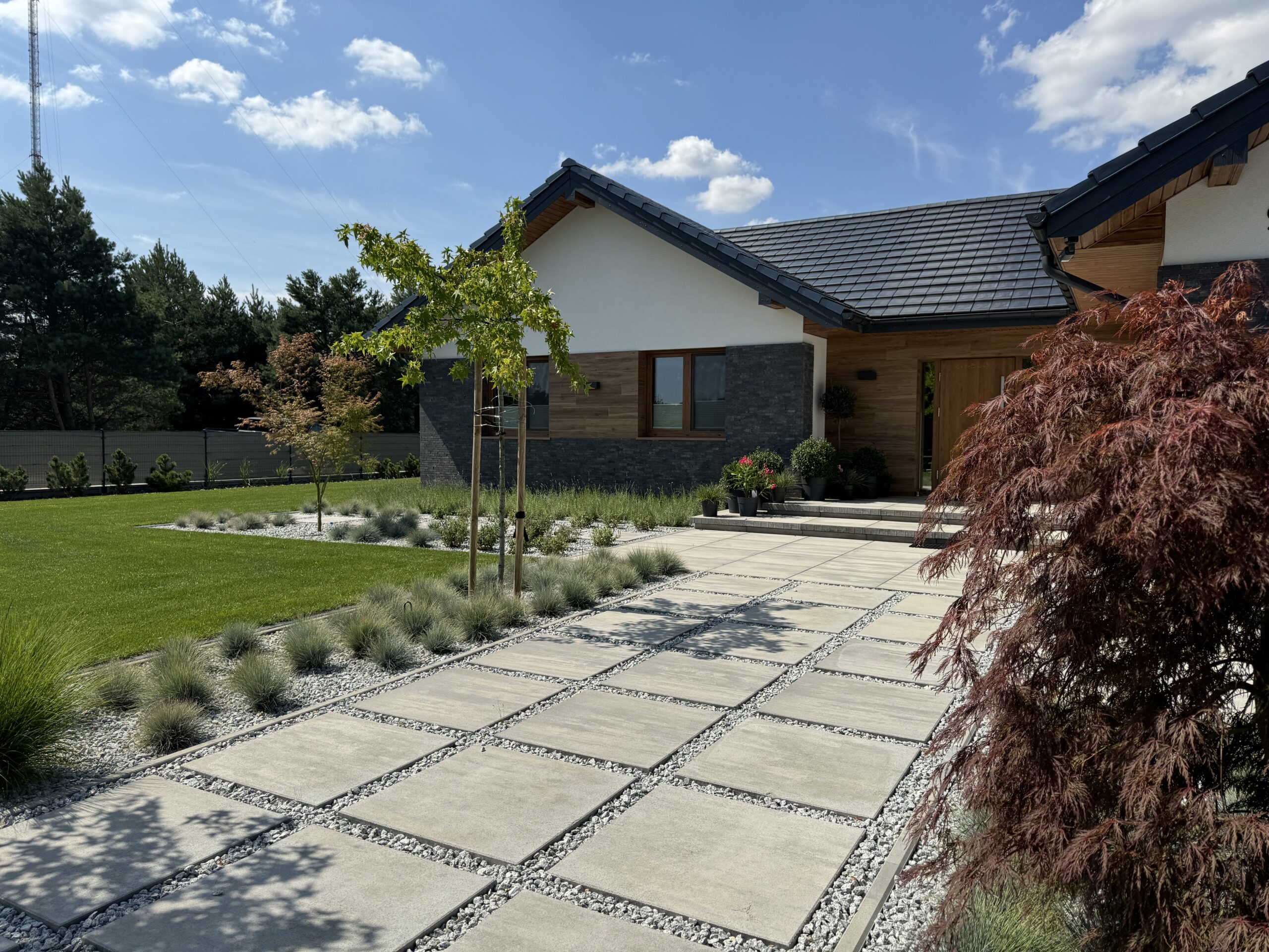 Nowoczesny ogród o układzie mieszanym, Stanisławów k. Ślesina