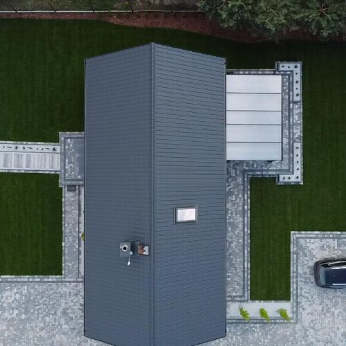 Ogród w stylu nowoczesnym. Jak spójnie połączyć architekturę domu z naturą? 